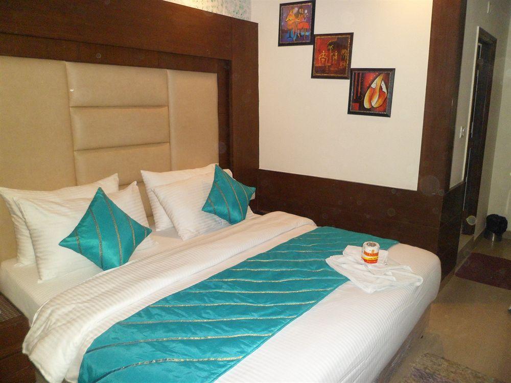 Hotel Shelton New Delhi Eksteriør billede