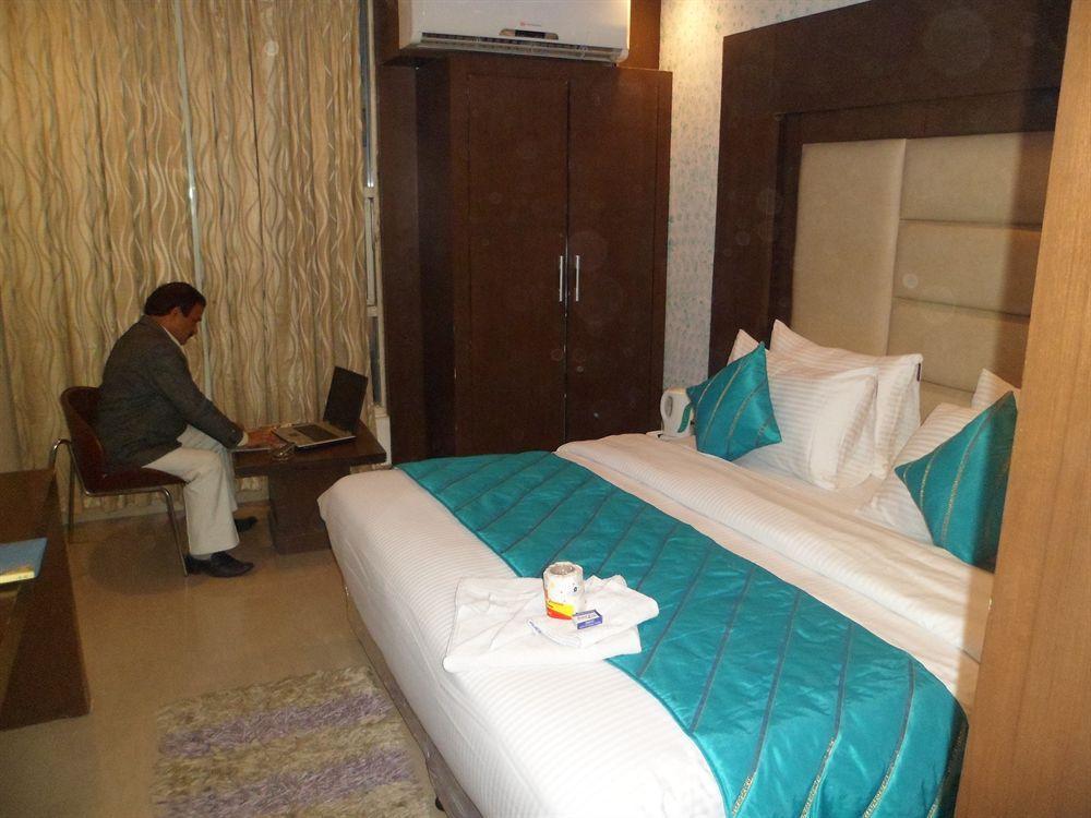 Hotel Shelton New Delhi Eksteriør billede