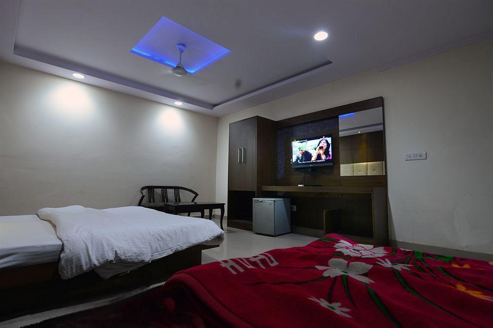 Hotel Shelton New Delhi Eksteriør billede