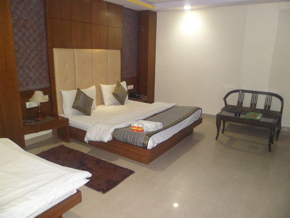 Hotel Shelton New Delhi Eksteriør billede