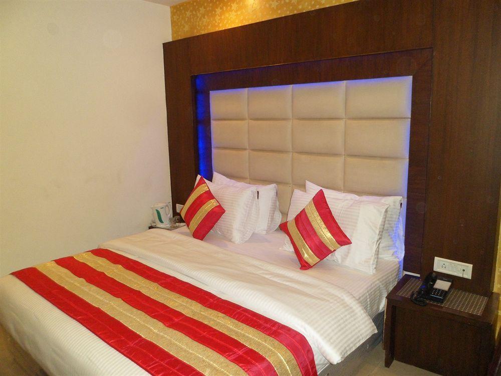 Hotel Shelton New Delhi Eksteriør billede
