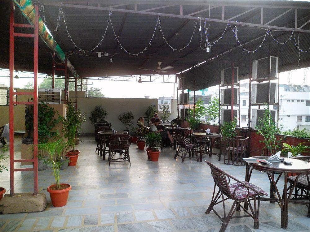 Hotel Shelton New Delhi Eksteriør billede