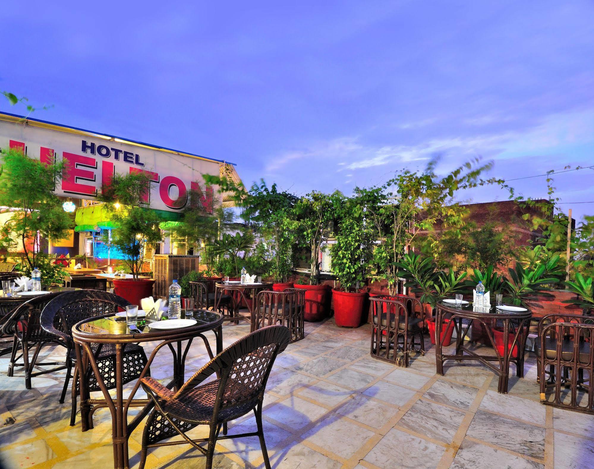 Hotel Shelton New Delhi Eksteriør billede
