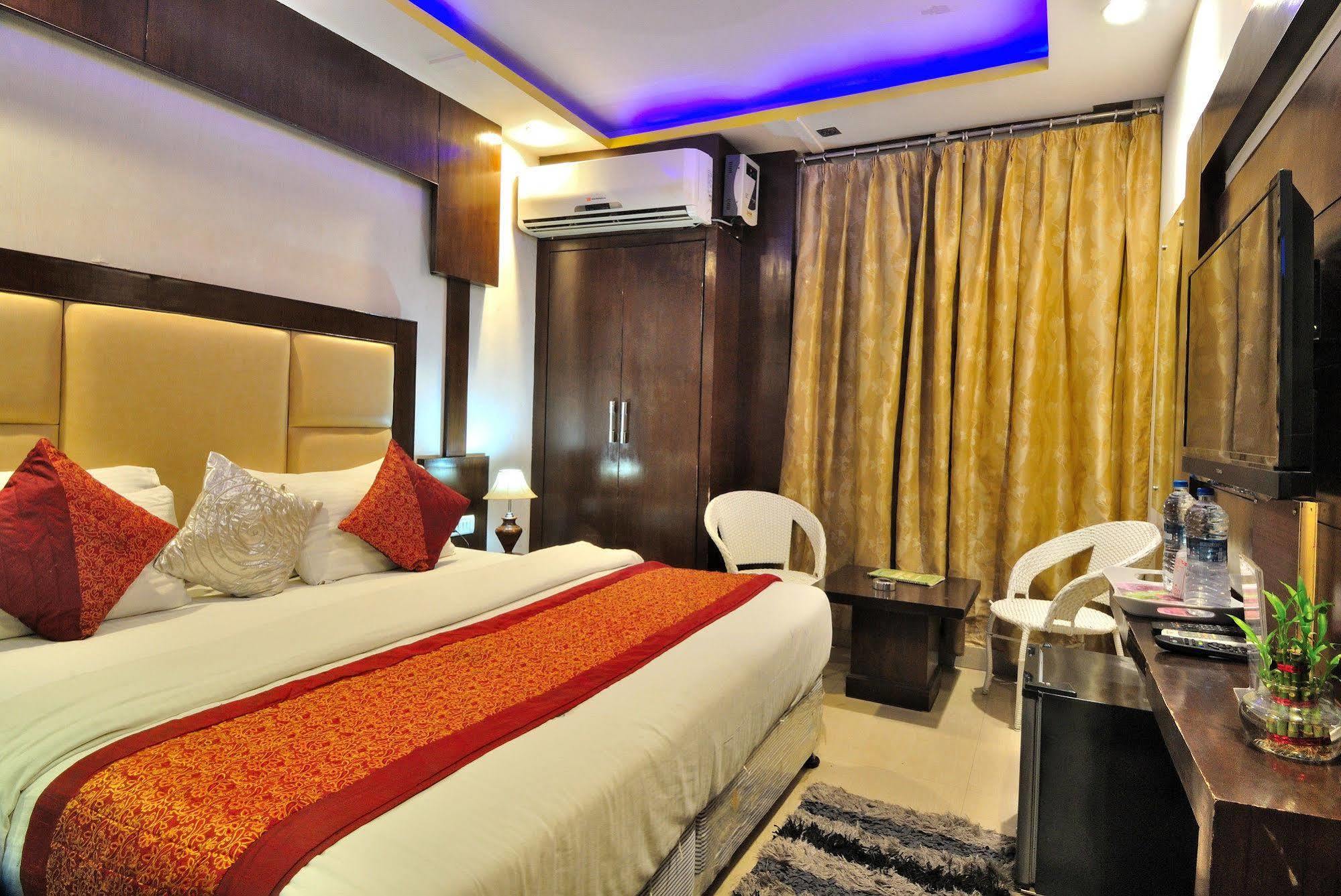 Hotel Shelton New Delhi Eksteriør billede
