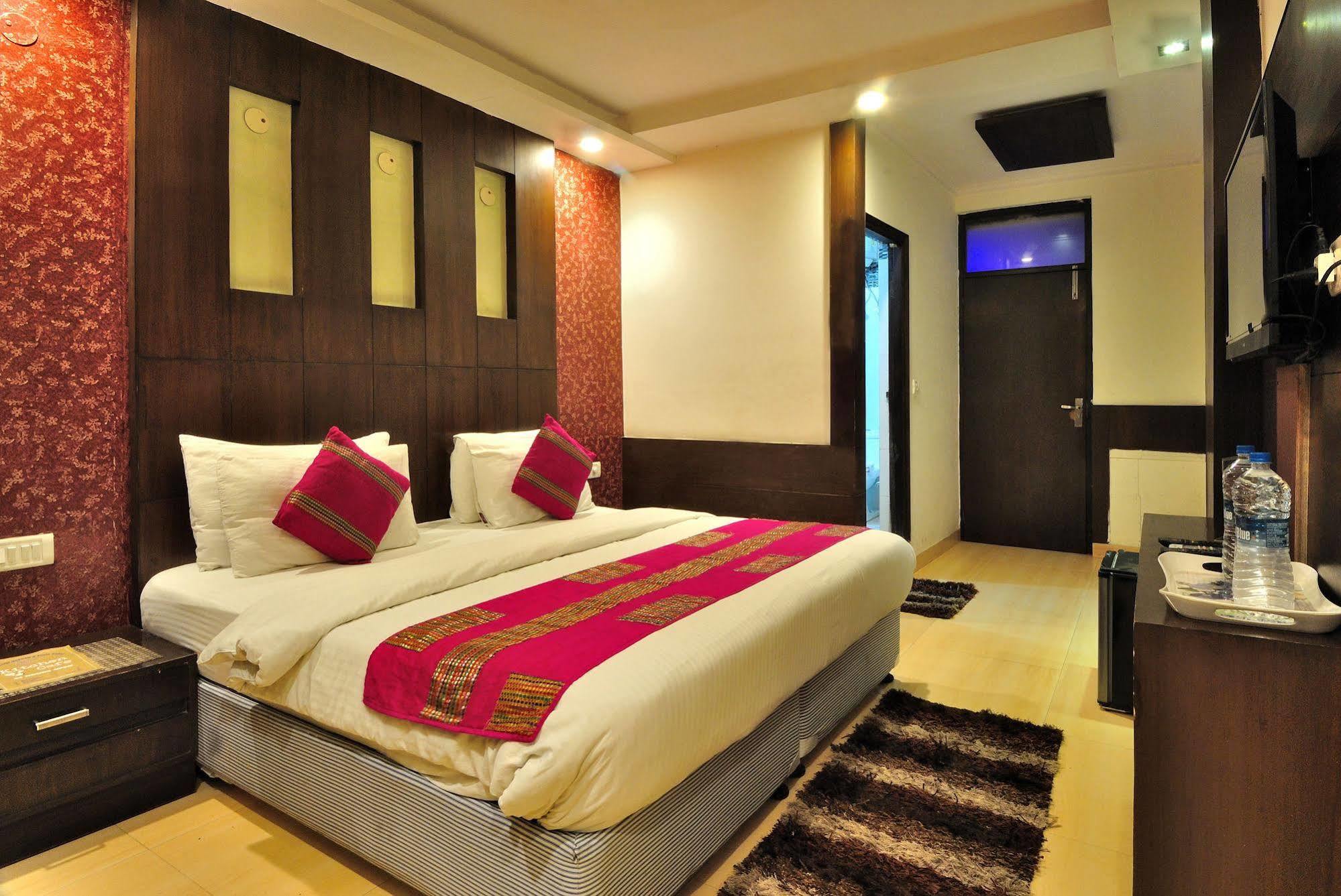 Hotel Shelton New Delhi Eksteriør billede