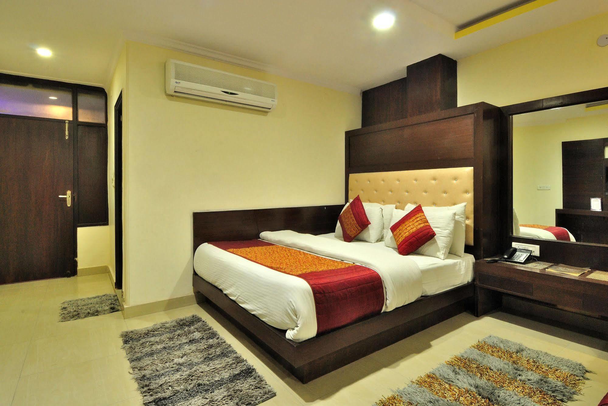 Hotel Shelton New Delhi Eksteriør billede