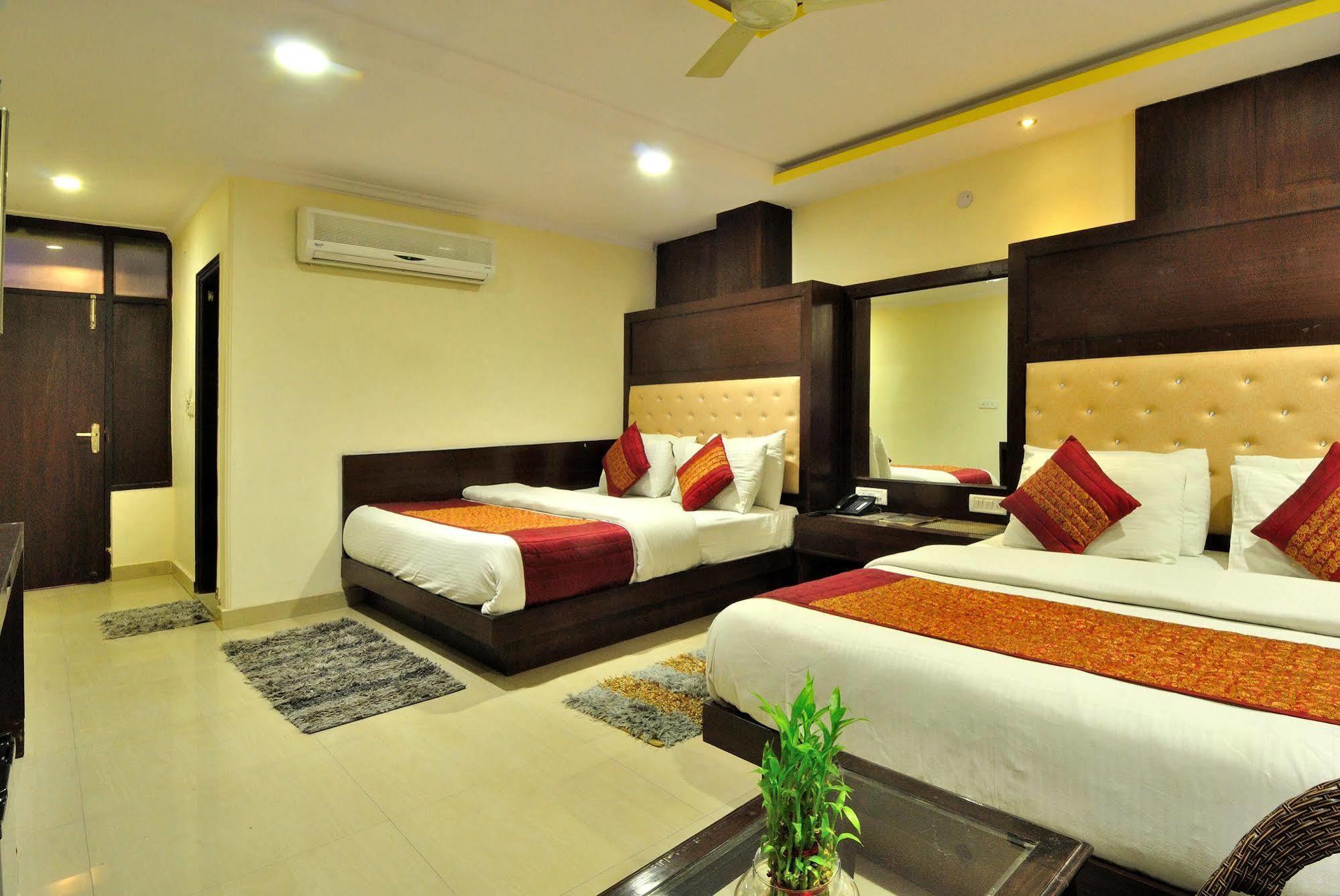 Hotel Shelton New Delhi Eksteriør billede