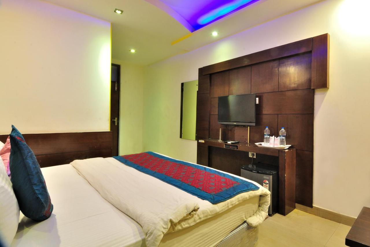 Hotel Shelton New Delhi Eksteriør billede
