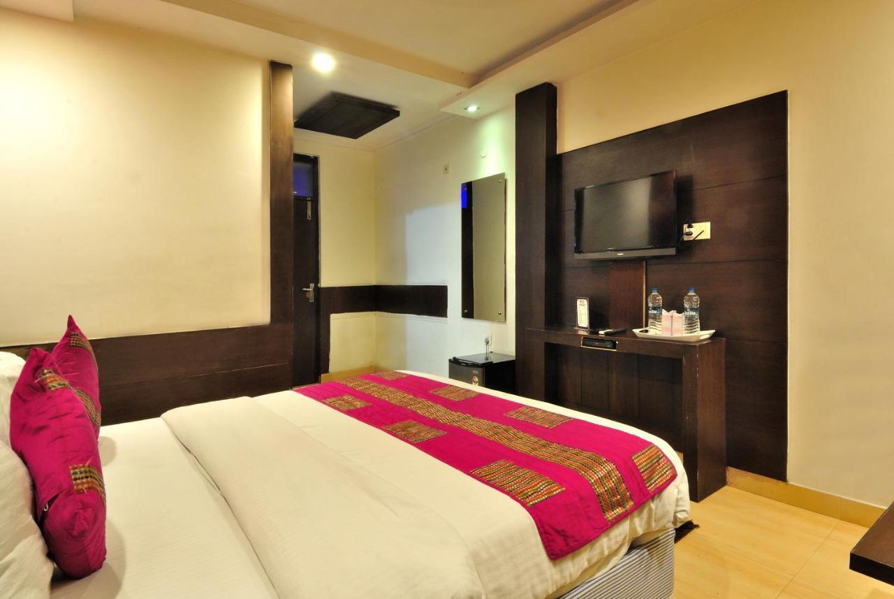 Hotel Shelton New Delhi Eksteriør billede